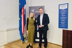Na zdjęciu dr Kamil Strzępek z Panią Prof. Anitą Blagojevic