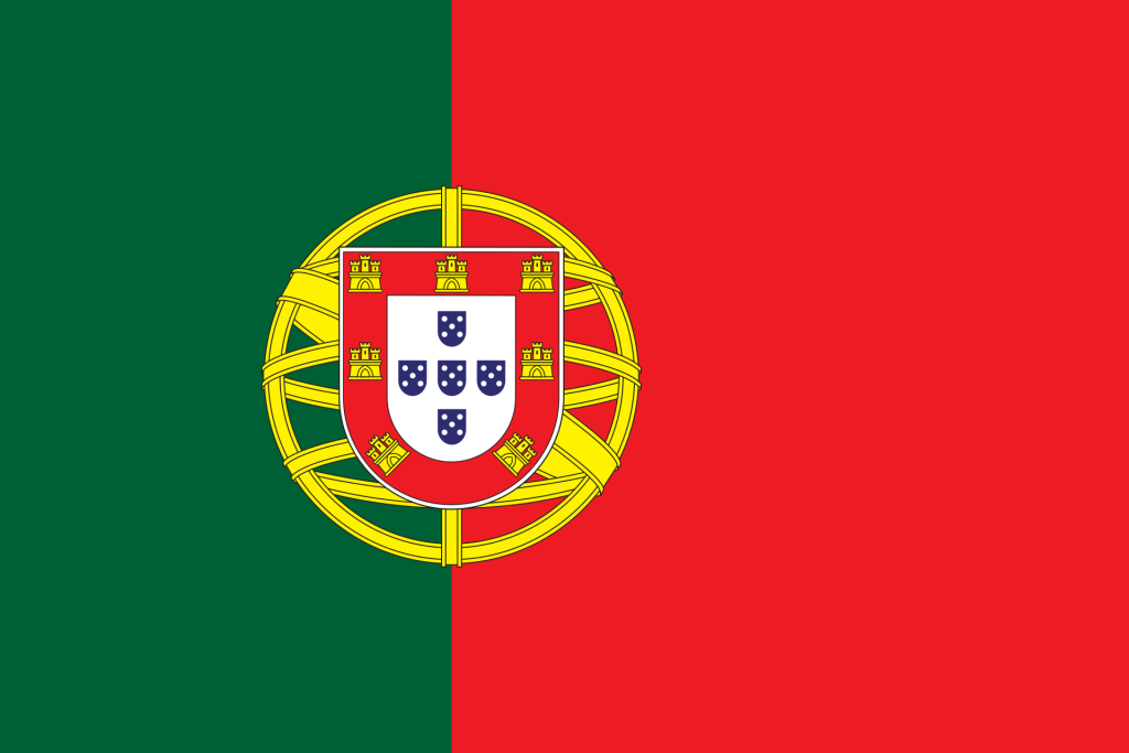 Flaga portugalii. Od lewej pionowy pas ciemno zielony o szerokości 1/3 flagi, następnie pionowy pas czerwony o szerokości 2/3 flagi. na łączeniu kolorów umieszczony herb portugali