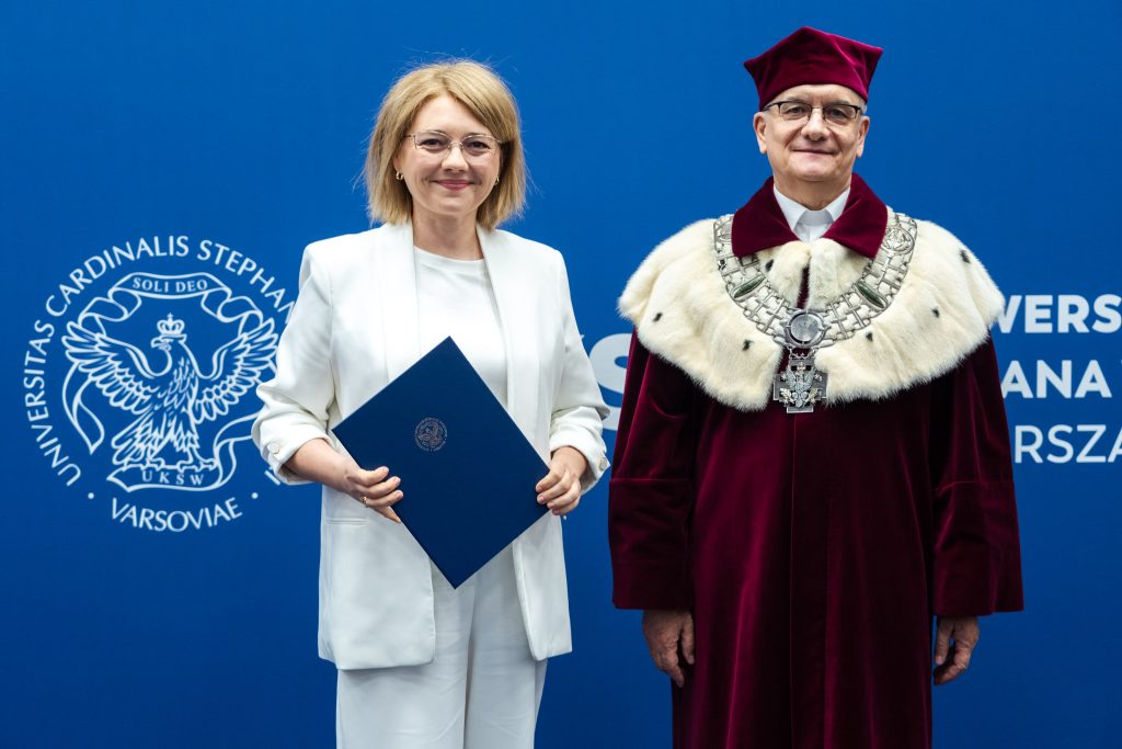 dr hab. Renata Rybakiewicz-Sekita
 z Rektorem UKSW ks. prof. Ryszardem Czekalskim